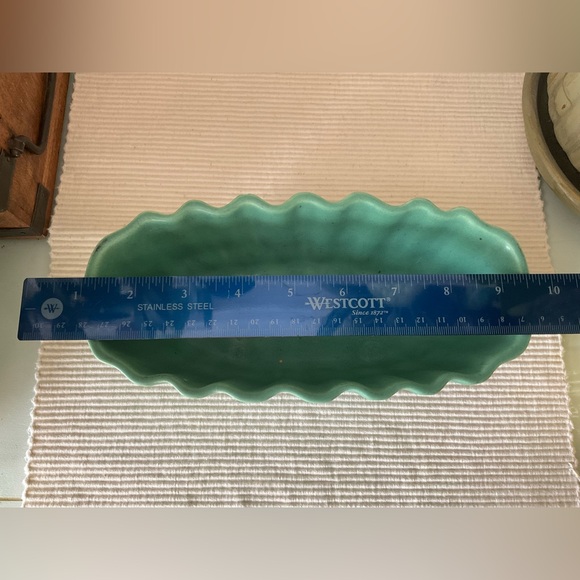 Brush Pottery 400-8 Scalloped Teal Green Ceramic Planter - Picture 7 of 9